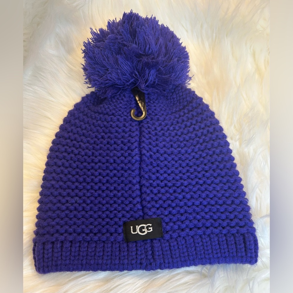 NWT Ugg Chunky Knit Pom Pom Beanie